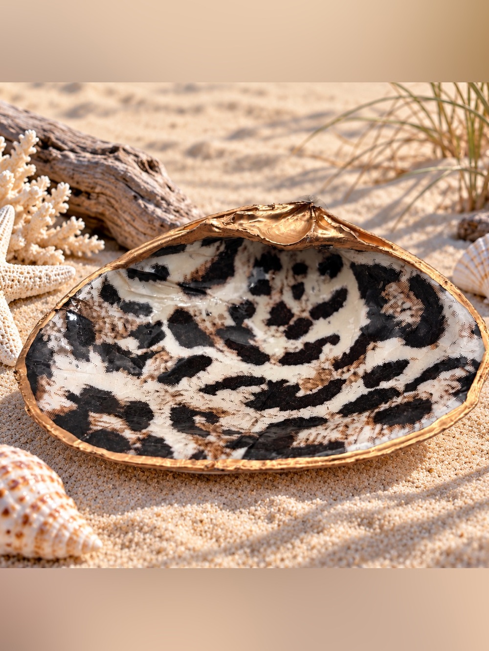 Leopard Print Shell Clutch - Black & Brown